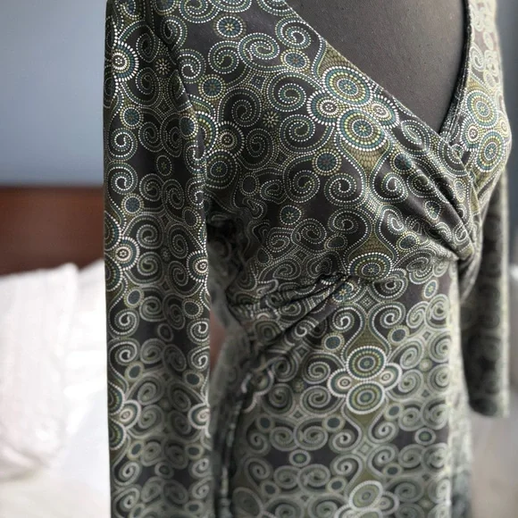 Prana Black & Green Patterned Long Sleeve Wrap Style V-Neck 3/4 Sleeve Dress - Picture 8 of 16